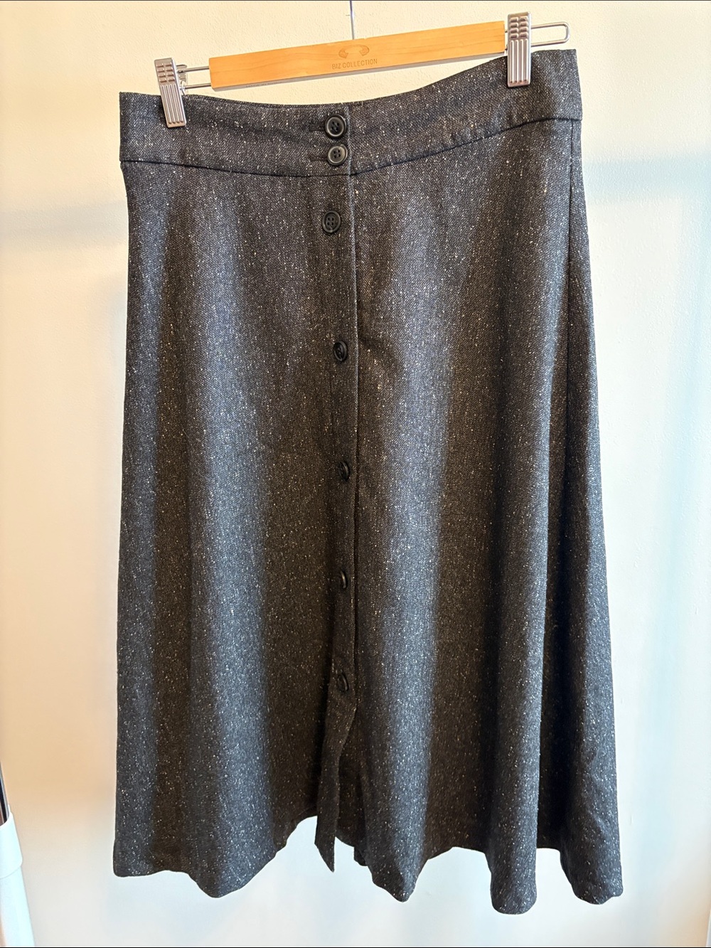 Button-Front Dark Gray/Speckled Lined A- Line MIDI Skirt